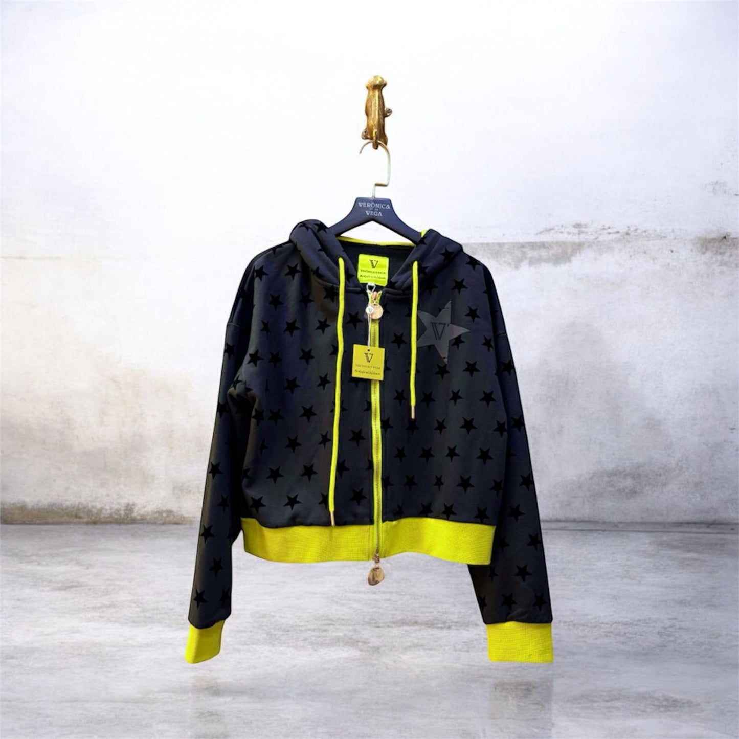 Sudadera BRAVE corta